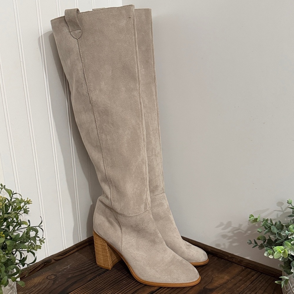 NWT Vici Saint Soft Sueded Tan Block Heel Knee-High Boots - Picture 3 of 11